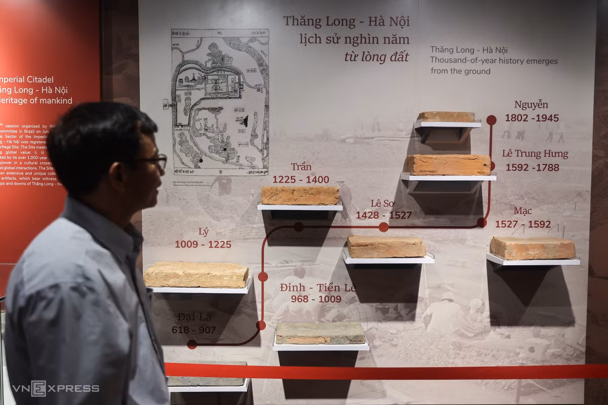 Cổ vật Hoàng thành Thăng Long trưng bày ở TP HCM ảnh 9