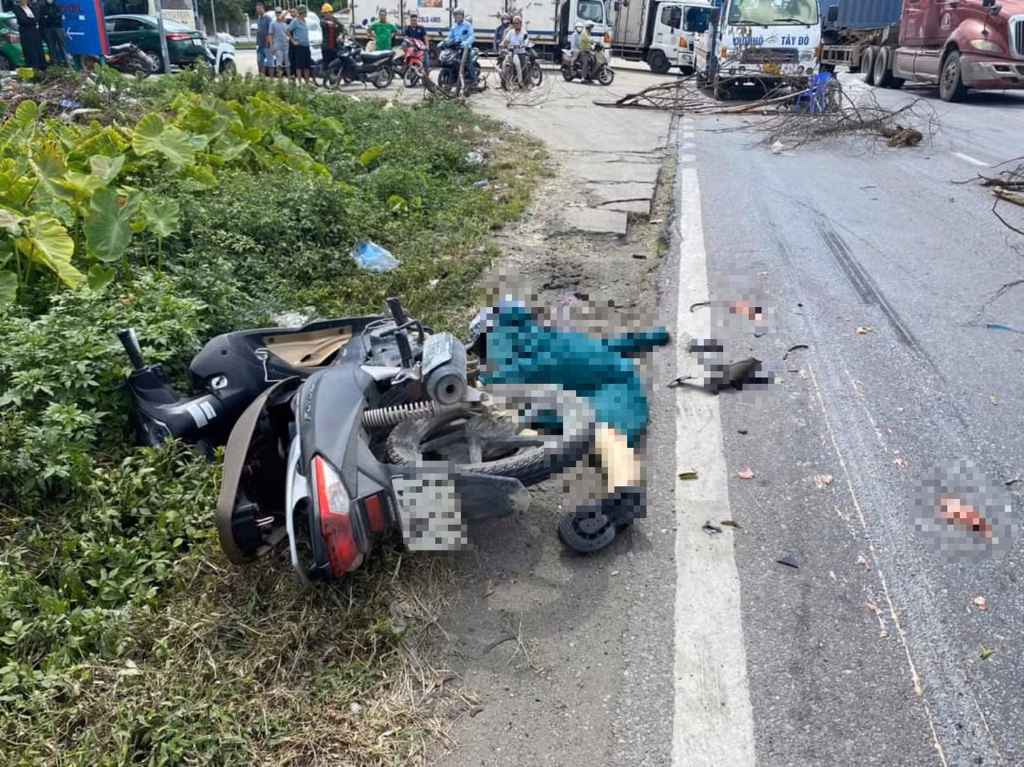 Hiện trường vụ tai nạn khiến người phụ nữ tử vong trên quốc lộ 5.