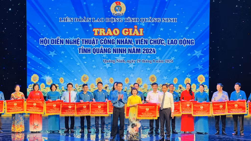 Công đoàn ngành Y tế xuất sắc giành giải Nhất Hội diễn văn nghệ CNVCLĐ.