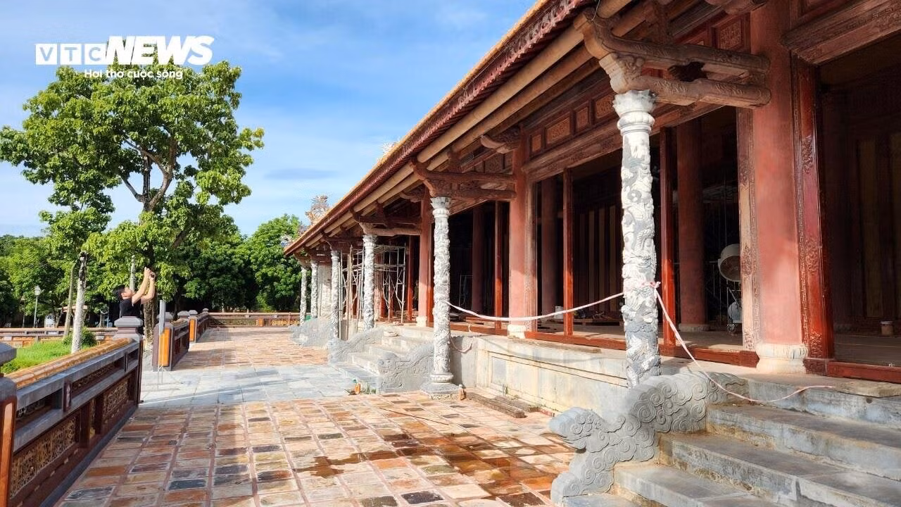 Sau gần 3 năm trùng tu đến nay, những hạng mục chính của điện Thái Hoà dần lộ diện. (Ảnh: ND)