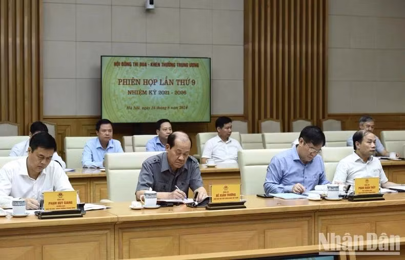 Các đại biểu tham dự Phiên họp. (Ảnh: TRẦN HẢI)