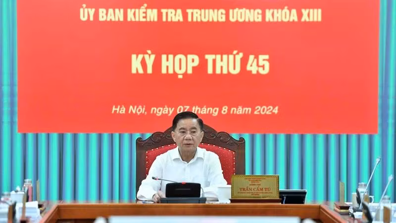 Đồng chí Trần Cẩm Tú, Ủy viên Bộ Chính trị, Bí thư Trung ương Đảng, Chủ nhiệm Ủy ban Kiểm tra Trung ương chủ trì Kỳ họp thứ 45 của Ủy ban Kiểm tra Trung ương Đảng. (Ảnh: ĐĂNG KHOA)