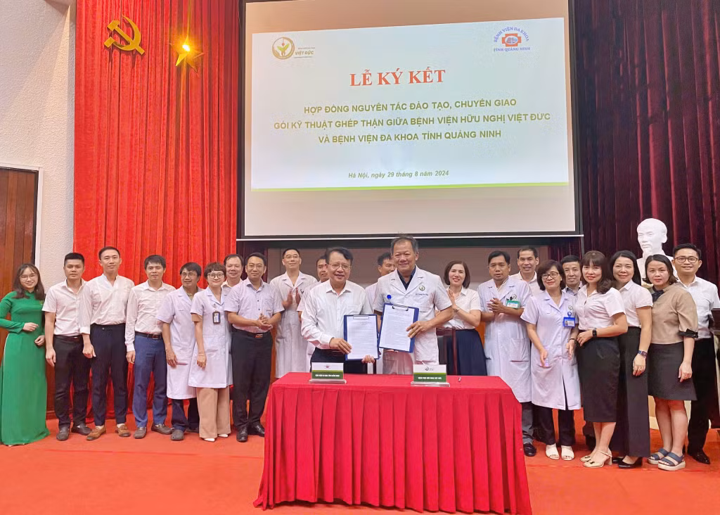Quang cảnh Lễ ký kết chuyển giao kỹ thuật ghép thận.