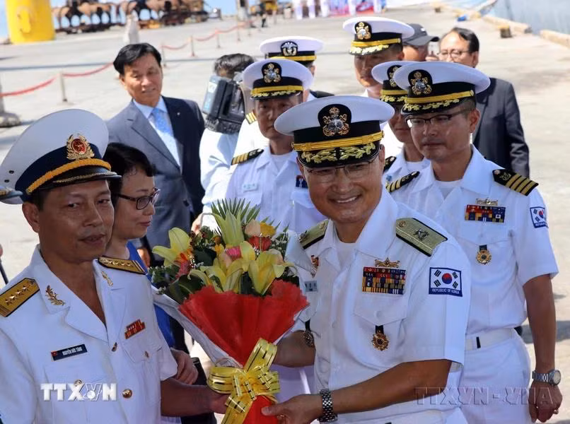 Lễ đón đoàn tàu huấn luyện Hải quân Hàn Quốc thăm Đà Nẵng (07/09/2019). (Ảnh: Nguyễn Sơn/TTXVN)