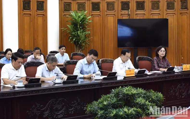 Đại diện lãnh đạo một số bộ, ngành tham dự cuộc họp. (Ảnh: Trần Hải)