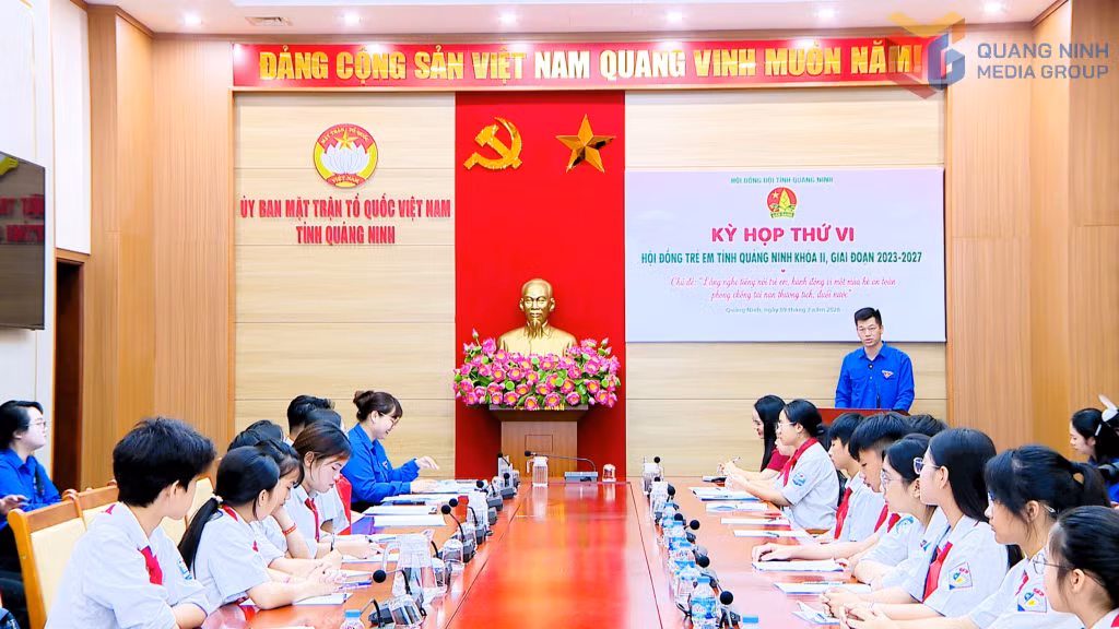 Đồng chí Nguyễn Đình Đàn, Phó bí thư Tỉnh đoàn phát biểu tại kỳ họp.