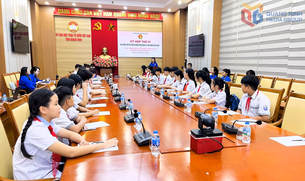 Quang cảnh kỳ họp.