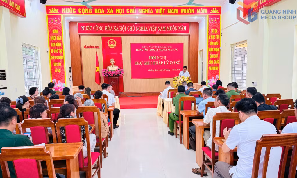 Sở Tư pháp Quảng Ninh phối hợp với Đoàn Luật sư triển khai hội nghị trợ giúp pháp lý tại xã Đường Hoa. Ảnh: Trung tâm TGPL Nhà nước tỉnh cung cấp