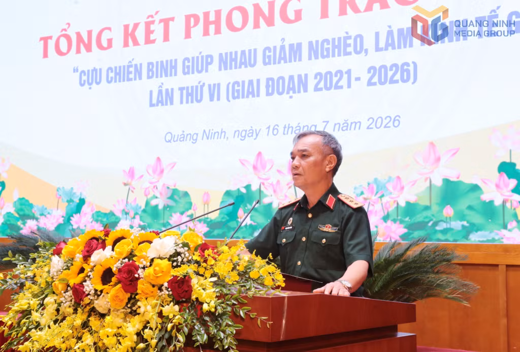 Thượng tướng Phạm Hồng Hương, Phó Chủ tịch Hội Cựu chiến binh Việt Nam, phát biểu tại hội nghị.