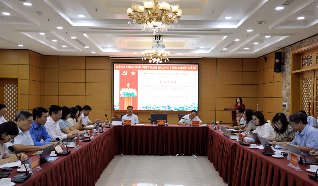 Quang cảnh hội nghị.