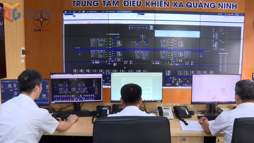 Tại trung tâm điều khiển xa, các điều độ viên có thể điều khiển toàn bộ lưới điện trên địa bàn tỉnh thông qua hệ thống giám sát SCADA.