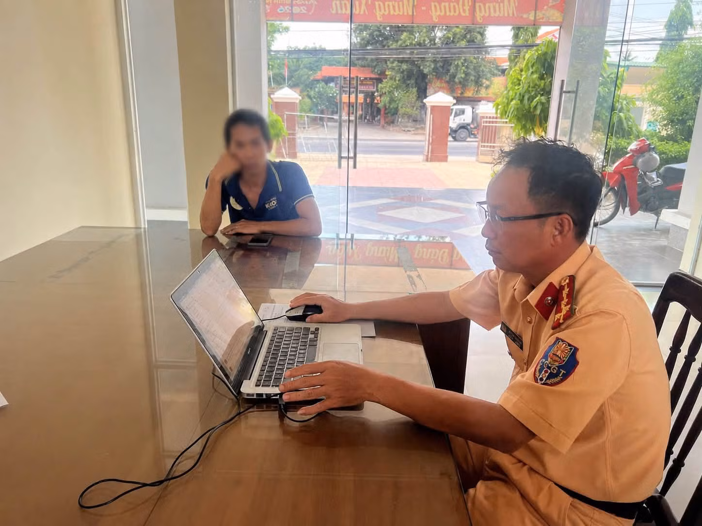 Ông L. làm việc với cơ quan công an