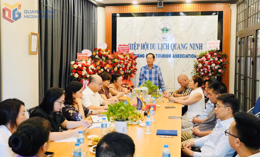 Các đại biểu tham dự hội nghị.