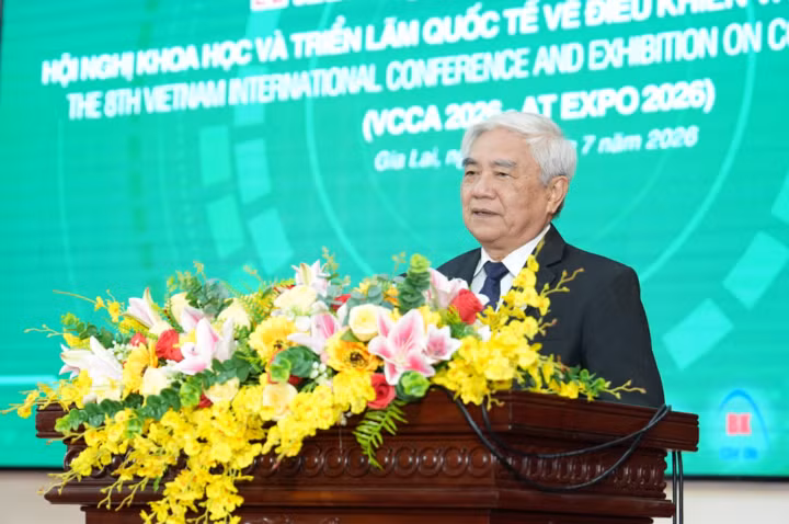 TS Nguyễn Quân, Chủ tịch VAA, phát biểu tại lễ khai mạc VCCA 2026. (Ảnh: Bộ KH&CN)