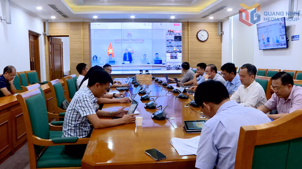 Quang cảnh Hội nghị tại điểm cầu Quảng Ninh.