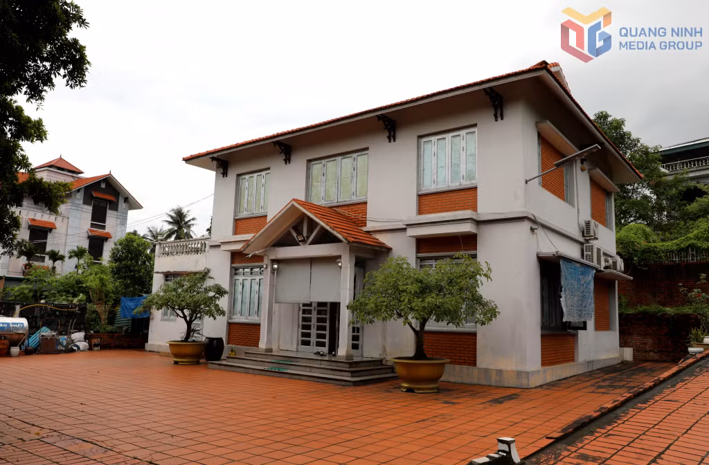 Căn nhà 2 tầng của ông Nguyễn Quốc Trai (khu Thanh Sơn 8) được bàn giao mặt bằng sớm nhất.