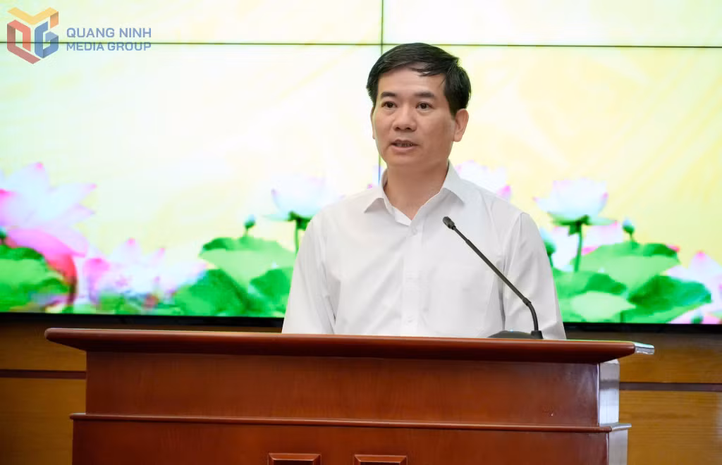 Đồng chí Vũ Quyết Tiến, Phó Bí thư Tỉnh ủy, Chủ tịch Ủy ban MTTQ tỉnh, Trưởng BCĐ 35 Tỉnh ủy, Trưởng BCĐ công tác thông tin đối ngoại tỉnh, phát biểu chỉ đạo hội nghị.