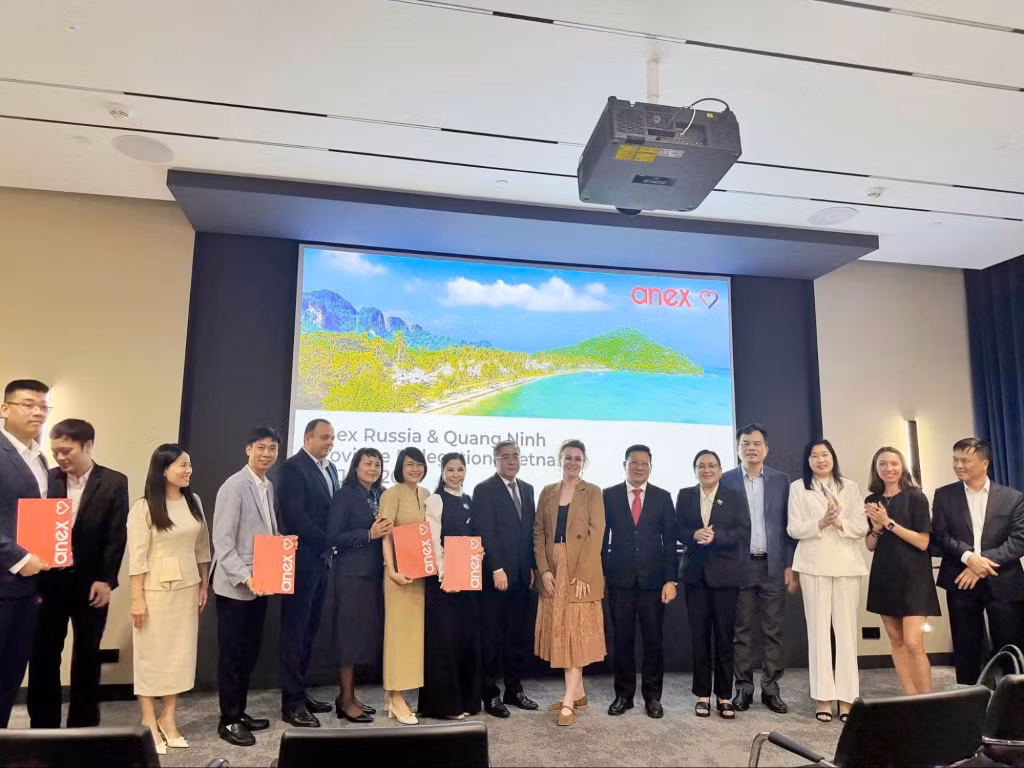Đại diện FTE Group và ANEX Tour tại lễ ký kết thỏa thuận hợp tác, hướng tới mở rộng kết nối thị trường khách quốc tế và phát triển các chương trình du lịch, nghỉ dưỡng tại Việt Nam.&nbsp;