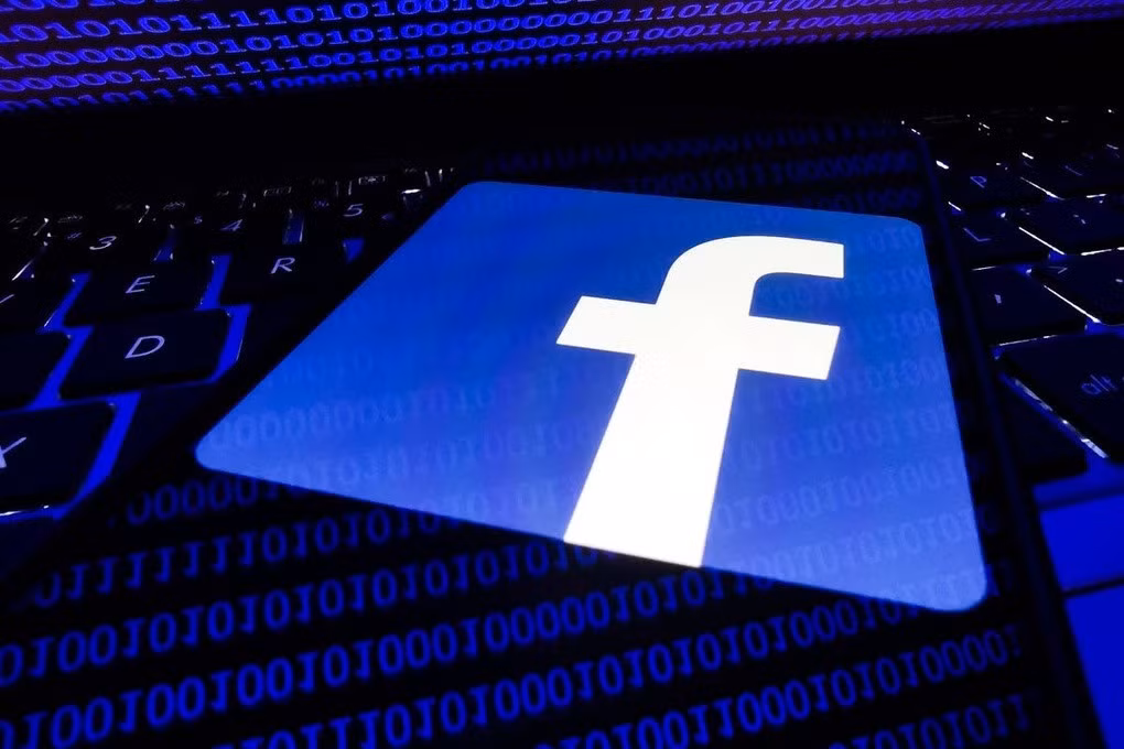 Người dùng Facebook trên máy tính cần tuyệt đối cảnh giác khi nhận tệp tin có đuôi ".rar" hoặc ".zip" (Ảnh: ZDNet).