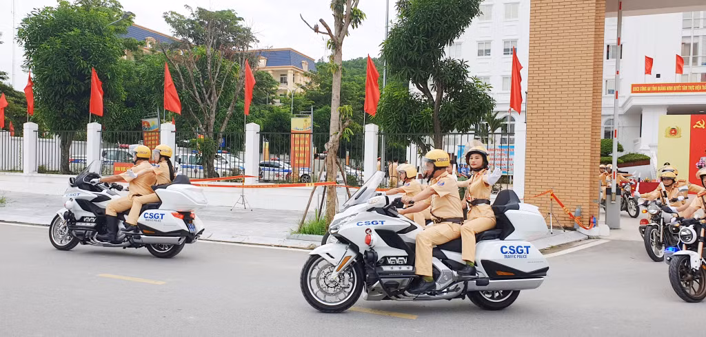 Lực lượng cảnh sát giao thông Công an tỉnh Quảng Ninh ra quân 