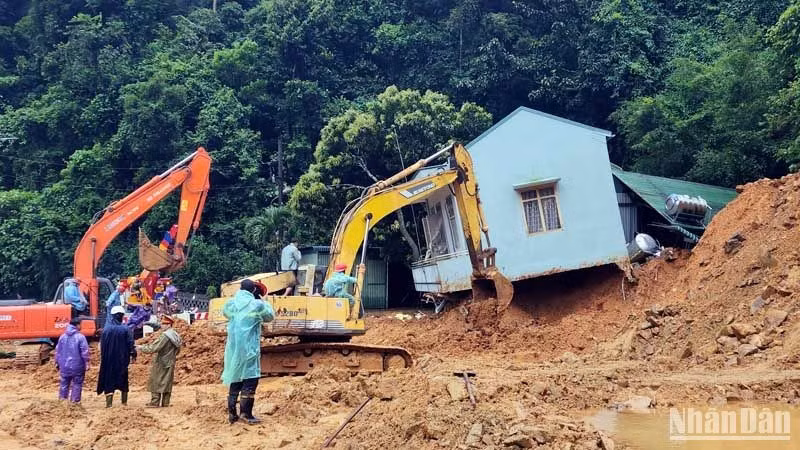 Khu vực xảy ra sạt lở nghiêm trọng trên đèo Bảo Lộc.