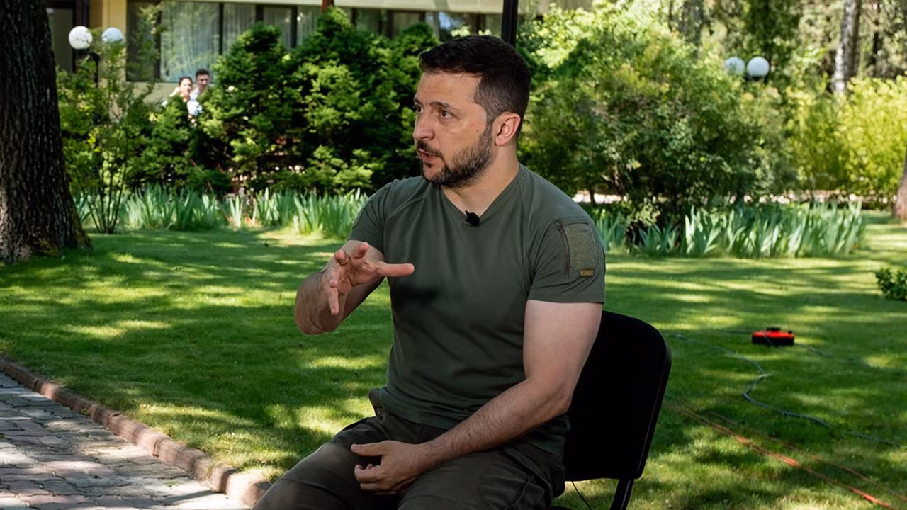Tổng thống Zelensky trả lời phỏng vấn CNN hồi tháng 7/2023. Ảnh: CNN