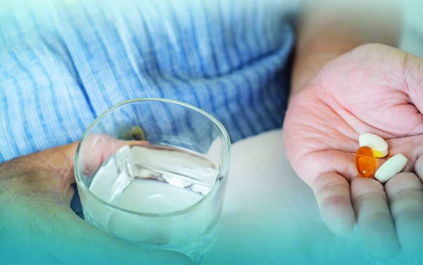 Người bệnh viêm gan virus phải tuân thủ phác đồ điều trị của bác sĩ. Ảnh: Bệnh viện Đa khoa Tâm Anh TPHCM