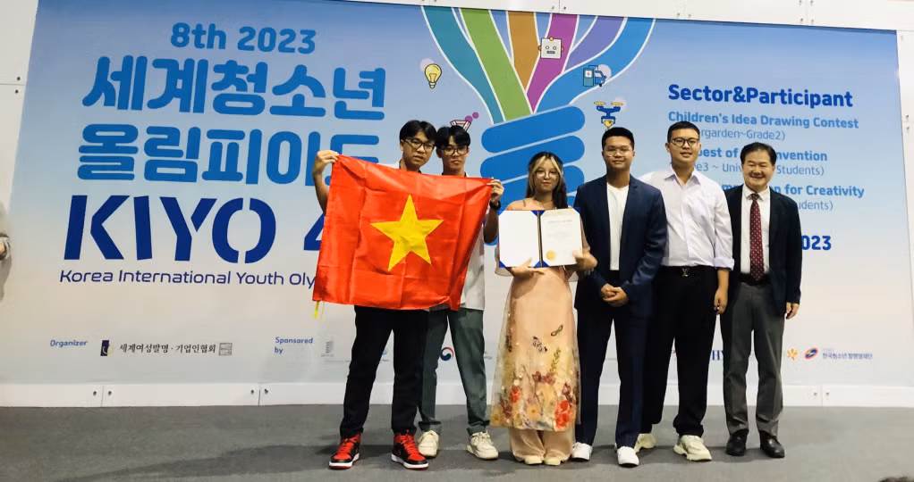 Trường THPT Hòn Gai đạt Huy chương vàng và Giải đặc biệt tại KiYO 2023.