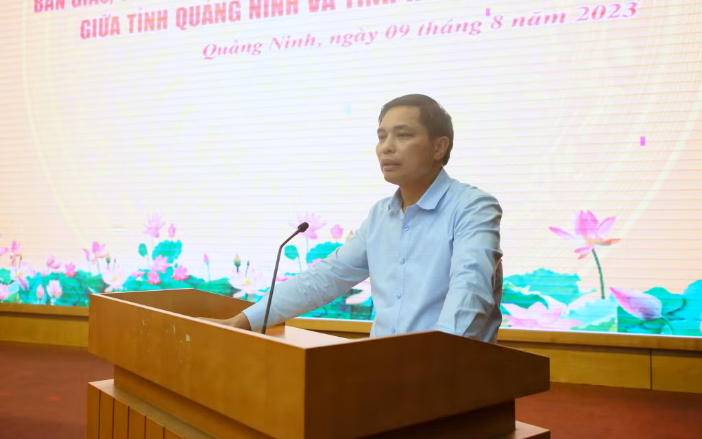 Đồng chí Vũ Văn Diện, Phó Chủ tịch UBND tỉnh Quảng Ninh thay mặt lãnh đạo 2 tỉnh Quảng Ninh và Hải Dương phát biểu kết luận hội nghị.