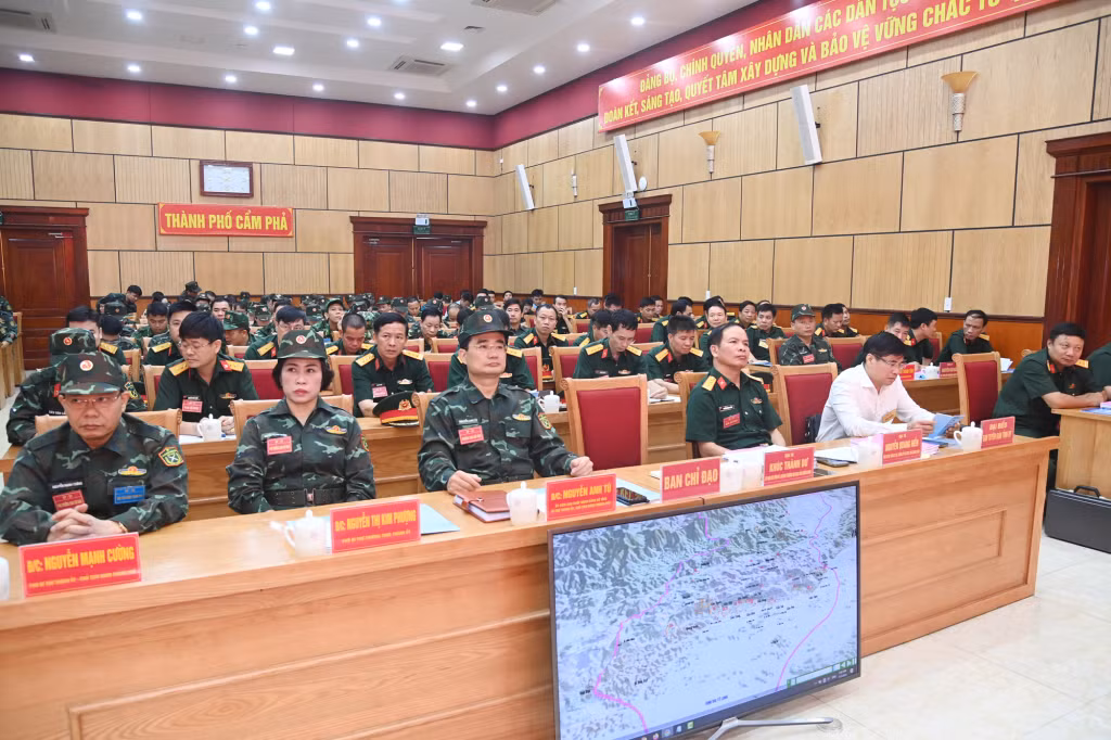Quanh cảnh khai mạc diễn tập.