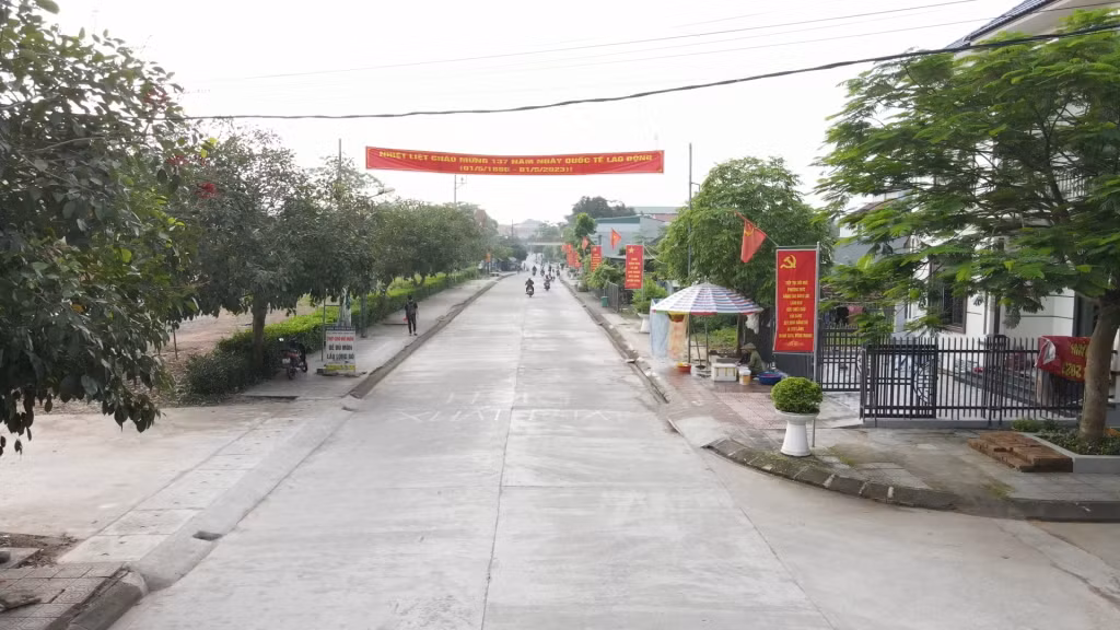 Đường trục thôn Thác Bưởi 2, xã Tiên Lãng, (huyện Tiên Yên) hôm nay. Ảnh: Xuân Thao (CTV)
