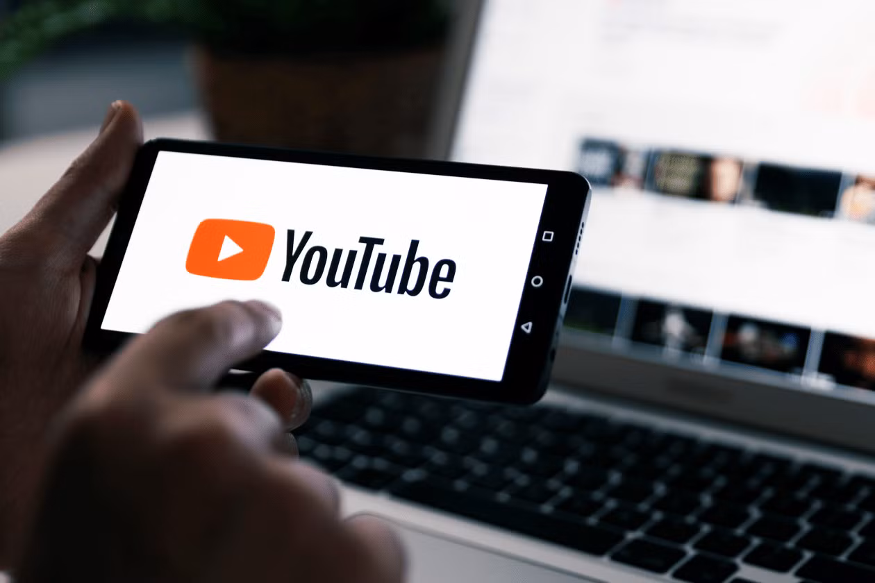 Các nhà sản xuất, sáng tạo nội dung số trên Facebook, TikTok, YouTube có thể đăng ký tham gia vào danh sách White List của Bộ TT&amp;TT.