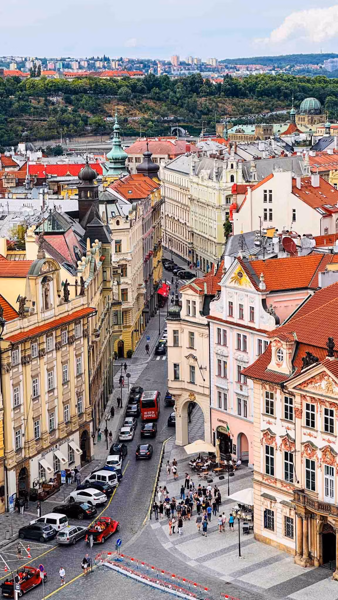 Praha được được tạp chí Time Out bình chọn là thành phố đẹp nhất thế giới năm 2021, dựa vào đánh giá từ các chuyên gia và 27.000 người trên khắp thế giới. Ảnh: Hậu Nguyễn
