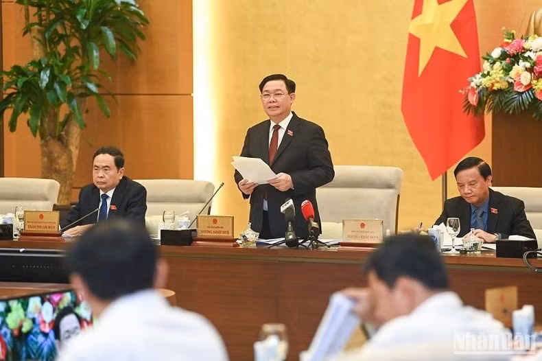 Chủ tịch Quốc hội Vương Đình Huệ cho ý kiến tại phiên họp. (Ảnh: DUY LINH)