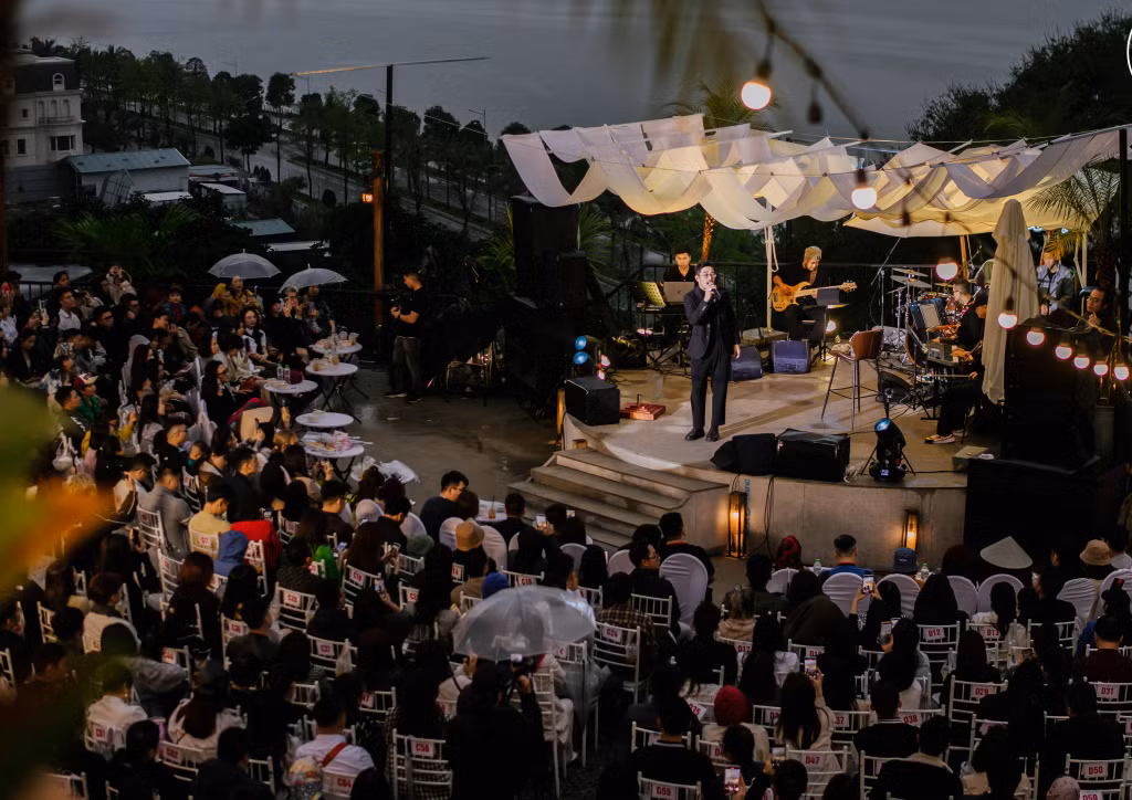 Show ca nhạc được tổ chức tại Tổ hợp Đồi Mặt trời (TP Hạ Long).