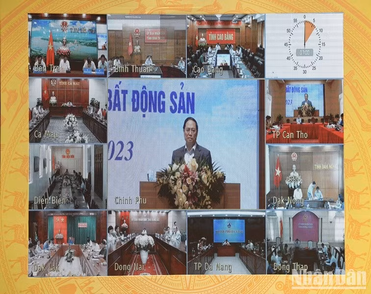 Hội nghị diễn ra dưới hình thức trực tiếp tại điểm cầu Văn phòng Chính phủ và trực tuyến đến các tỉnh, thành phố.