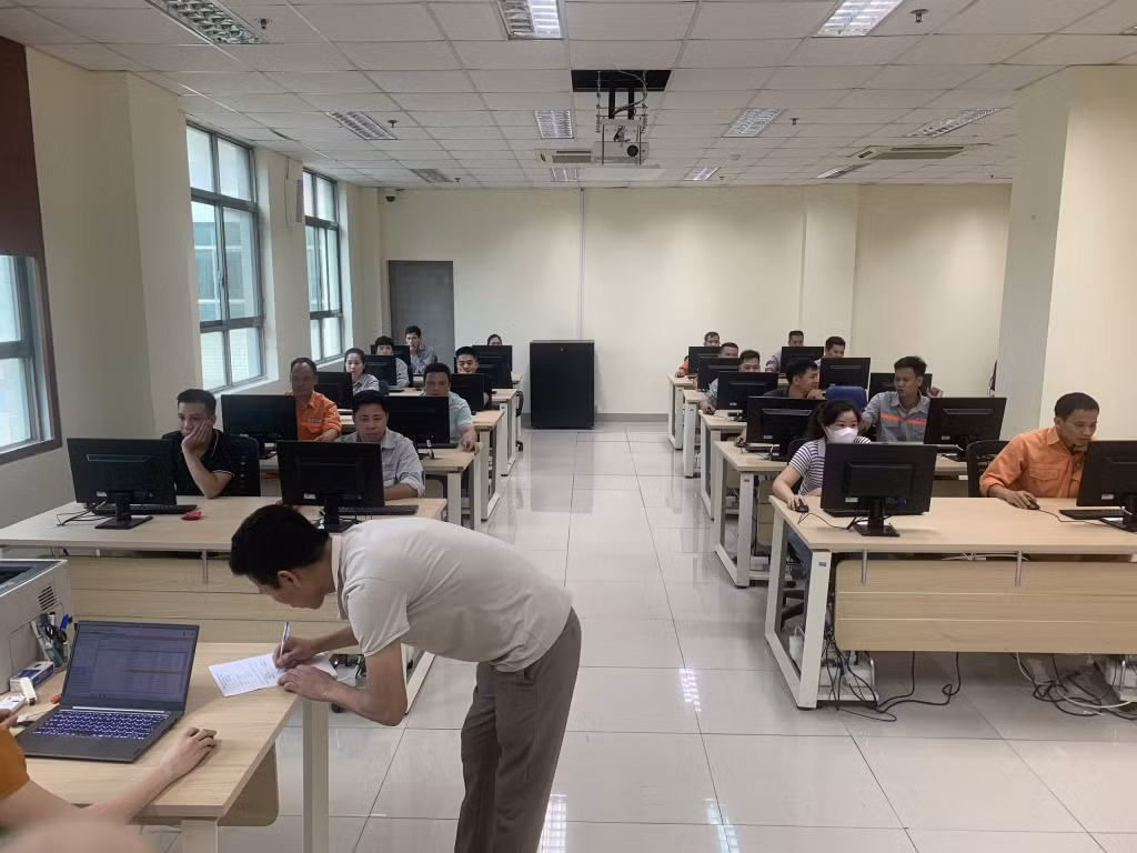 Nền tảng đào tạo trực tuyến E-learning và Phòng thi sát hạch chuyên môn trên máy tính của Công ty CP Nhiệt điện Quảng Ninh.