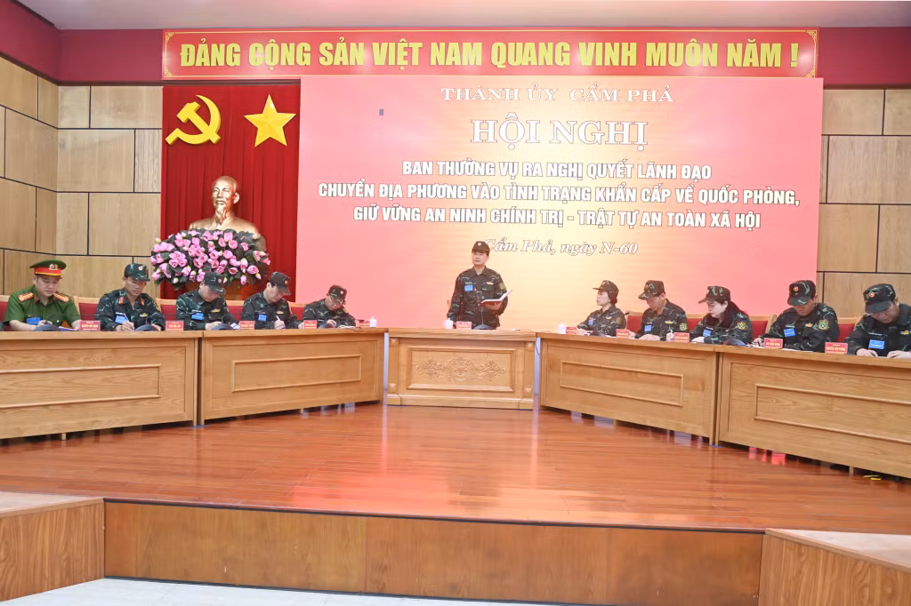Ngay sau khai mạc diễn ra hội nghị vận hành cơ chế của Ban Thường vụ Thành ủy ra nghị quyết lãnh đạo chuyển địa phương vào tình trạng khẩn cấp về quốc phòng, giữ vững an ninh chính trị- trật tự an toàn xã hội.
