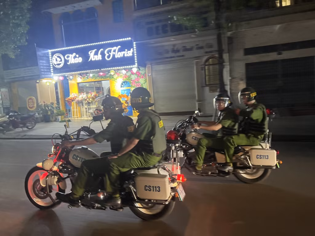 Đội Cảnh sát phản ứng nhanh 113, Phòng cảnh sát quản lý hành chính về trật tự xã hội tuần tra. Ảnh: CTV