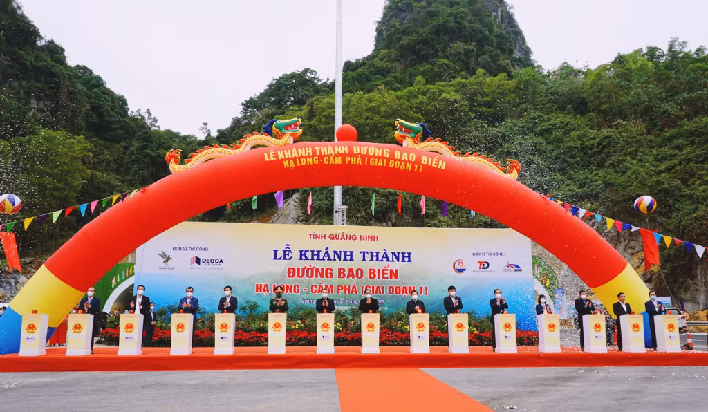 Công trình đường bao biển Hạ Long - Cẩm Phả (giai đoạn I) được khánh thành đầu năm 2022. Ảnh: Thanh Tùng