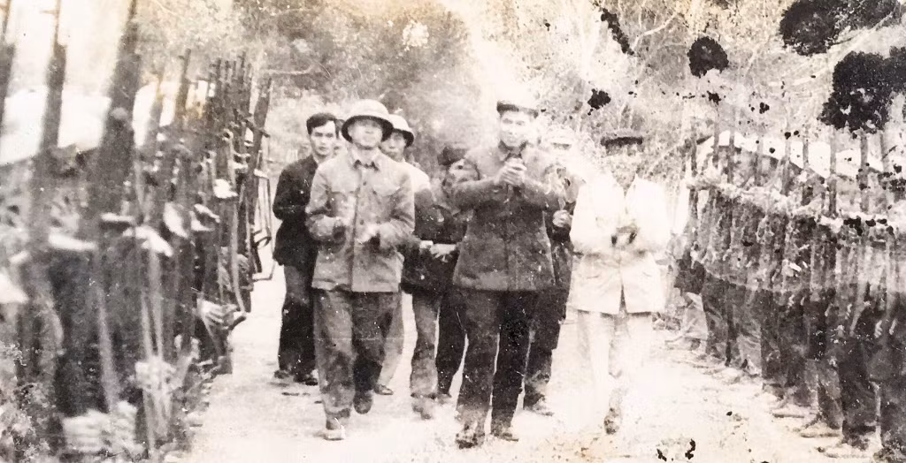 Thủ tướng Phạm Văn Đồng về thăm và làm việc với huyện Ba Chẽ vào tháng 10/1976. Anh Tu lieu.