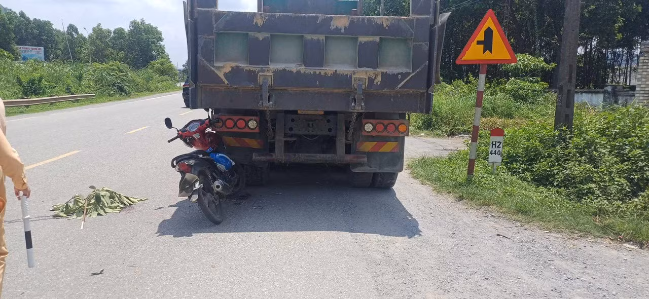 Liên tiếp xảy ra 2 vụ TNGT trên đường Hồ Chí Minh, 2 người bị thương nặng. Ảnh: Minh Nguyễn.