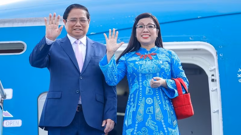 Thủ tướng Chính phủ Phạm Minh Chính cùng Phu nhân. (Ảnh: VGP)