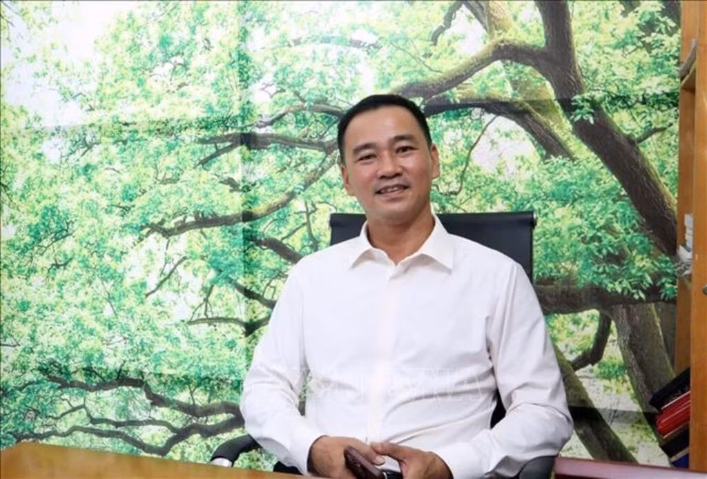 Ông Lư Nguyễn Xuân Vũ, Tổng Giám đốc Tập đoàn Xuân Nguyên, Chủ tịch Hội Doanh nhân Thành phố Hồ Chí Minh đóng góp ý kiến cho dự thảo văn kiện. Ảnh: Xuân Anh - TTXVN.
