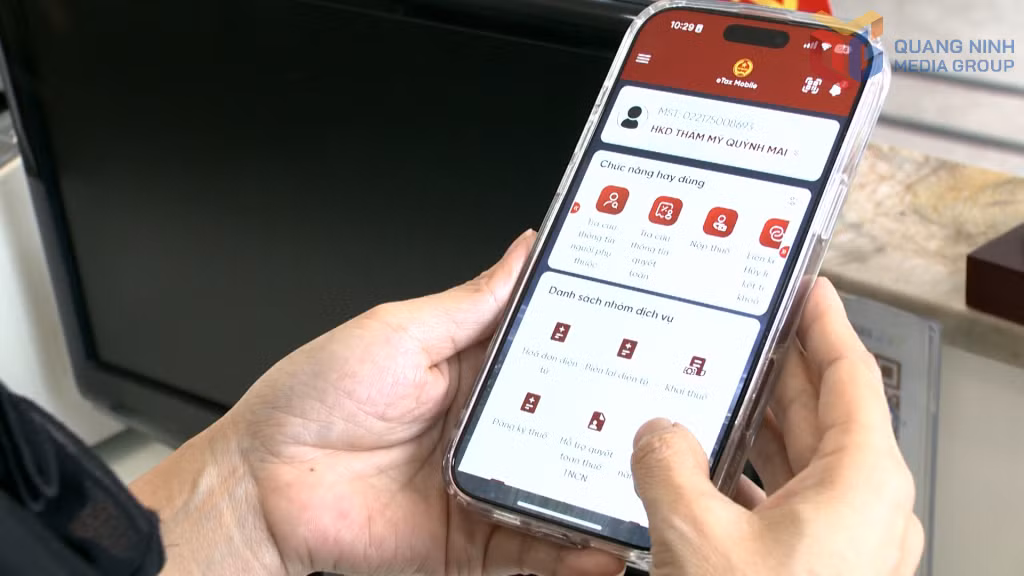 App eTax mobile hỗ trợ cá nhân, hộ kinh doanh và cá nhân kinh doanh thực hiện các nghĩa vụ thuế một cách thuận tiện trên thiết bị di động.