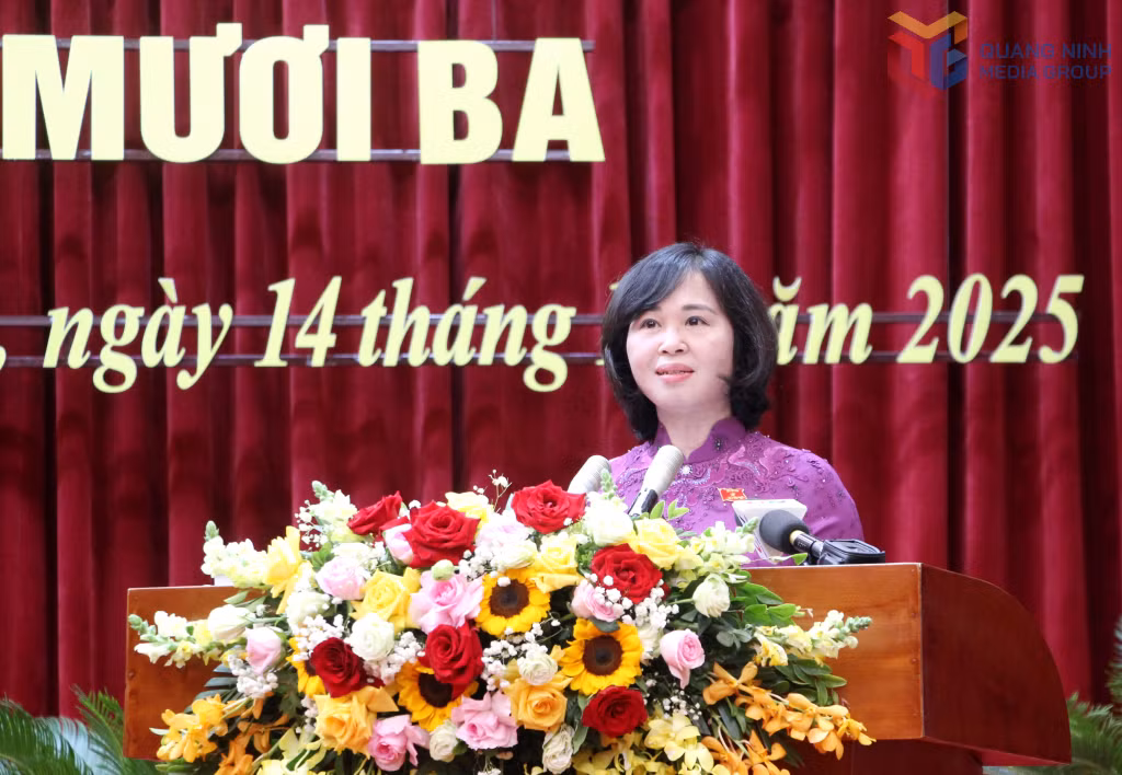 Đồng chí Trịnh Thị Minh Thanh, Phó Bí thư Thường trực Tỉnh ủy, Chủ tịch HĐND tỉnh, phát biểu khai mạc kỳ họp.
