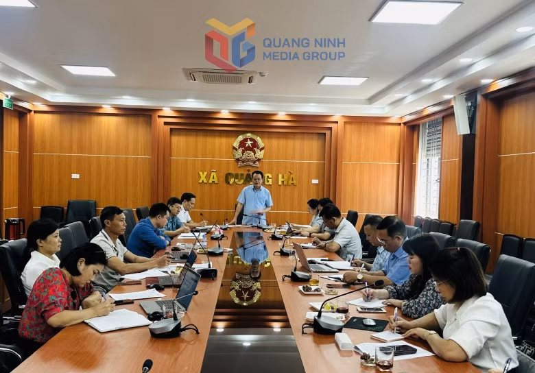 Họp Thường trực HĐND xã Quảng Hà