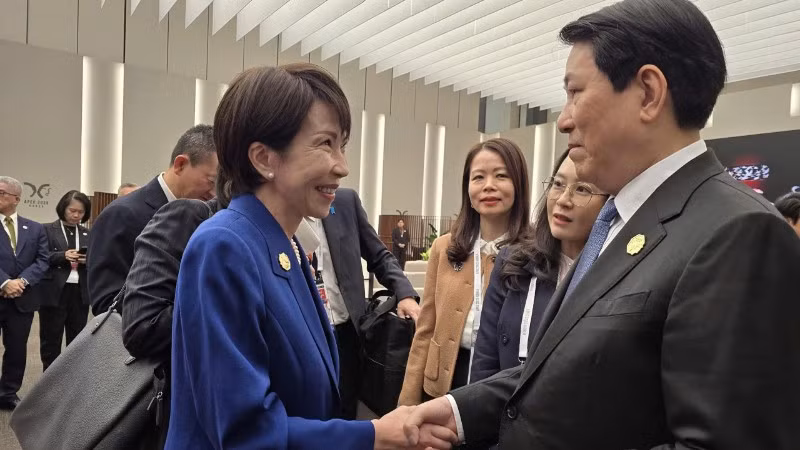Chủ tịch nước Lương Cường gặp Thủ tướng Nhật Bản Takaichi Sanae.