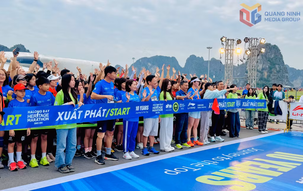 Các VĐV chuẩn bị xuất phát cự ly 5km.