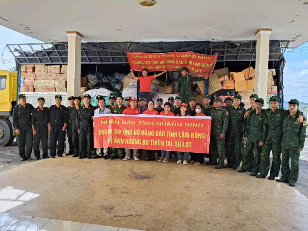 Sau nhiều ngày, chuyến hàng cứu trợ của nhân dân tỉnh Quảng Ninh đã tới Gia Nghĩa, tỉnh Lâm Đông để hỗ trợ bà con.